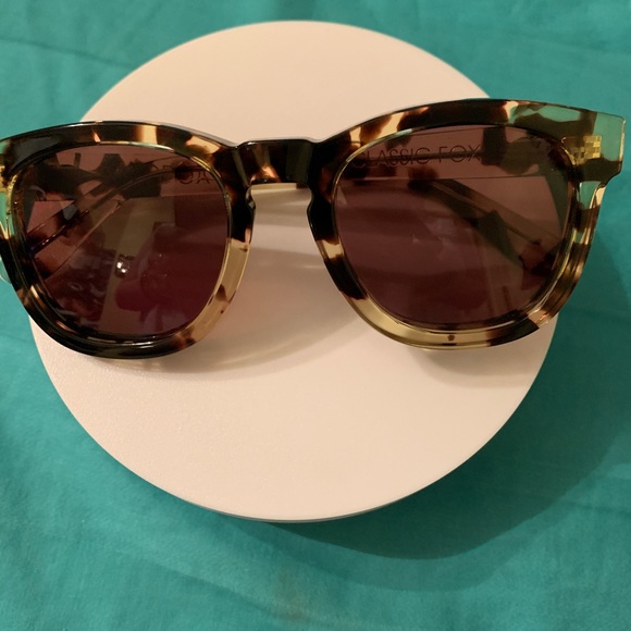NWOT WILDFOX turquoise SUNGLASSES - Picture 1 of 7